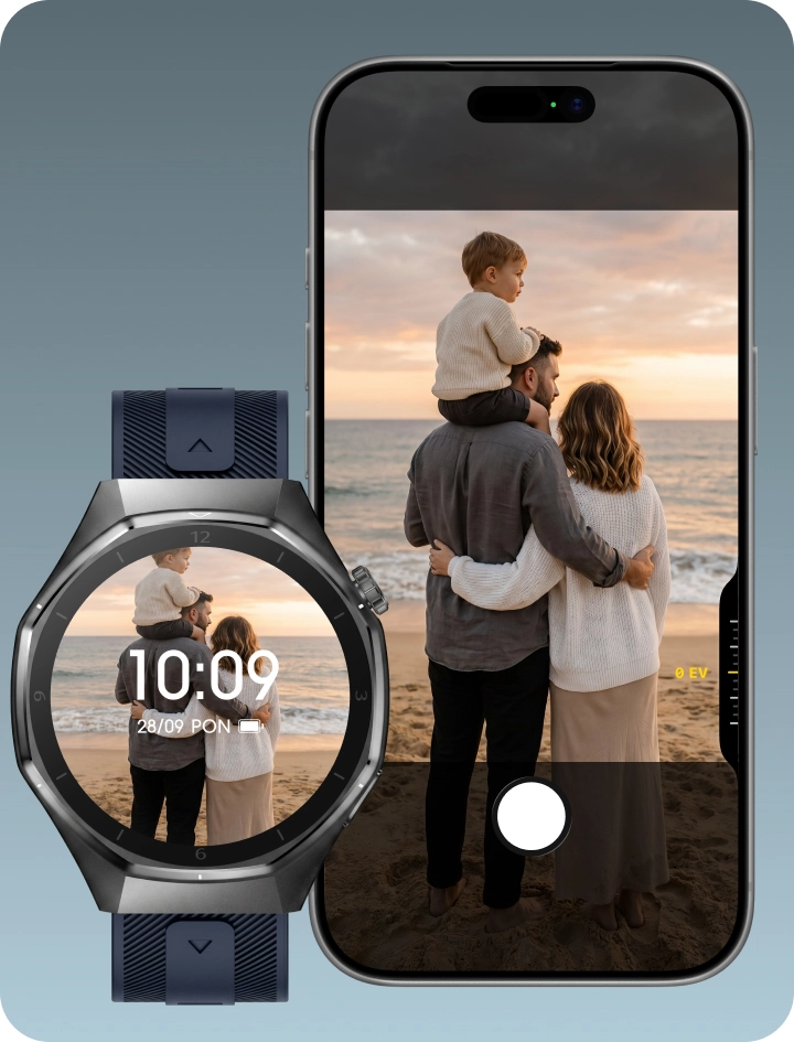 Smartwatch męski Z-Base obok smartfona, prezentujący funkcję ustawiania zdjęć na tarczy na przykładzie rodzinnej fotografii.