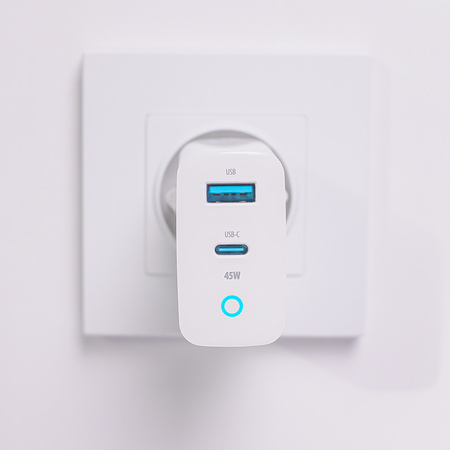 Forever ładowarka sieciowa GaN PD QC TC-06-45AC 1x USB-C 1x USB 45W biała